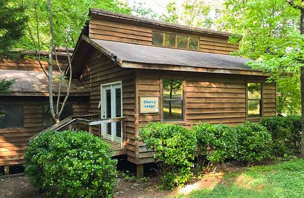 rustic cabins lodging on the ocoee