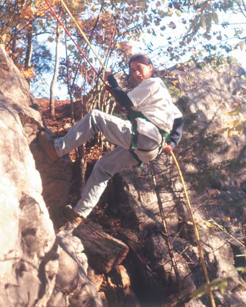 cliff rappelling next to ocoee river